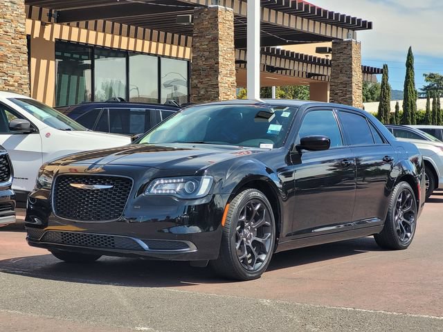 Used 2019 Chrysler 300 Touring w/ Sport Appearance Package RWD image 10