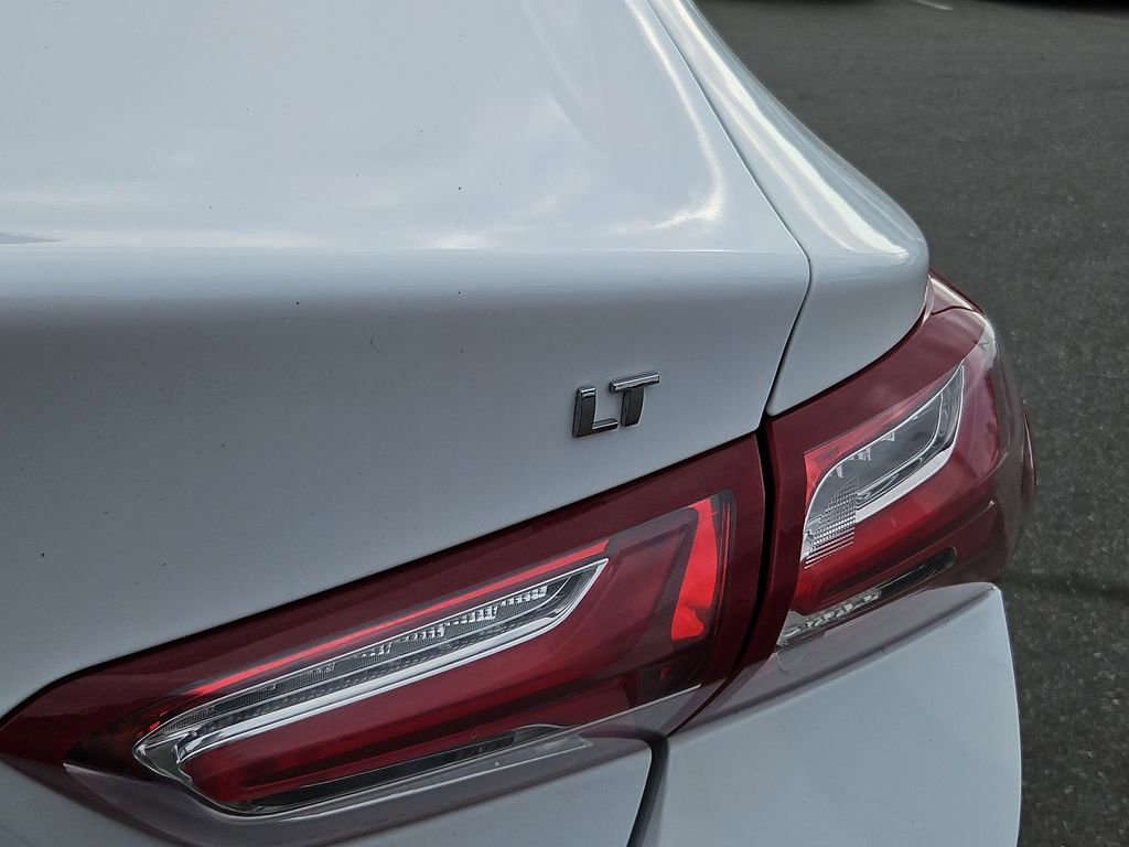 Used 2024 Chevrolet Malibu LT image 30