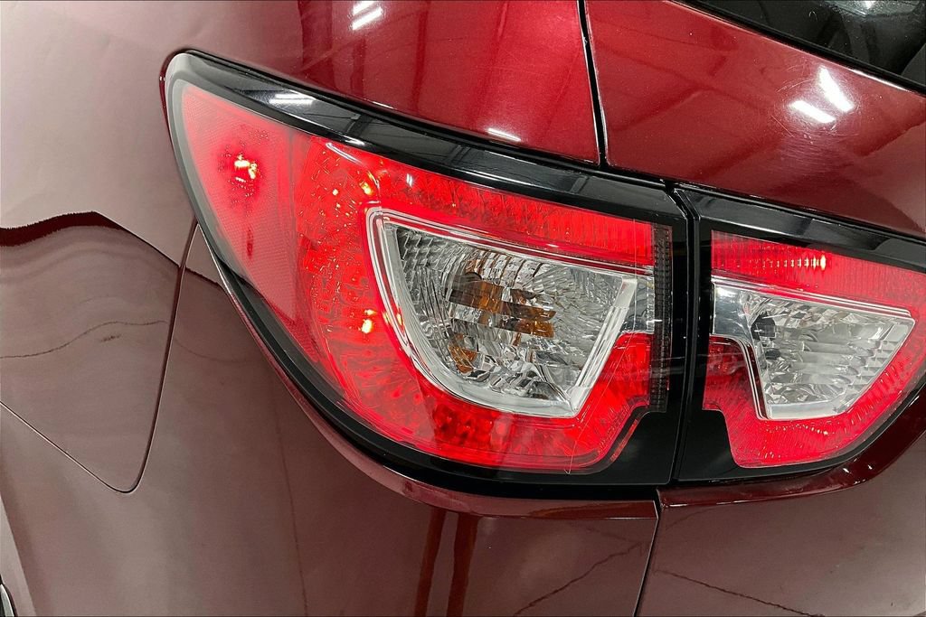 Used 2016 Chevrolet Traverse LT FWD image 35