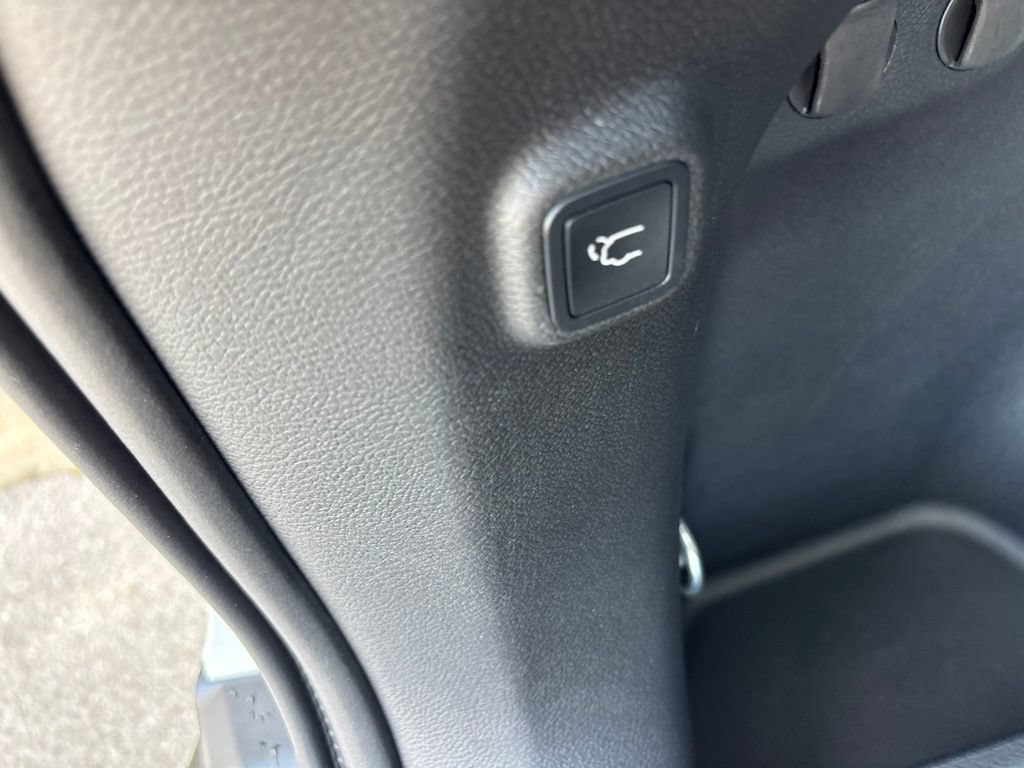 Used 2021 Jeep Cherokee Latitude Lux 80th Anniv w/ Quick Order Package 2YU 80th FWD image 37
