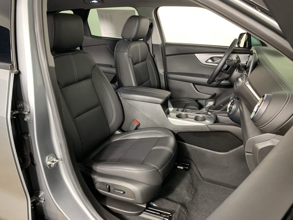 Used 2023 Chevrolet Blazer LT image 36