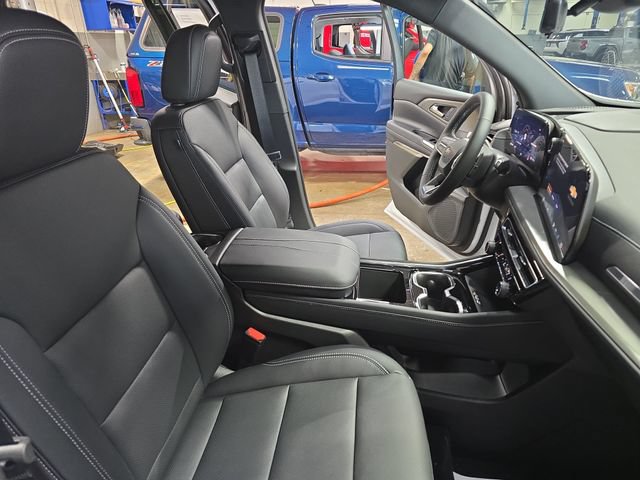 New 2026 Chevrolet Traverse LT w/ Sun and Wheel Package AWD/4WD image 11