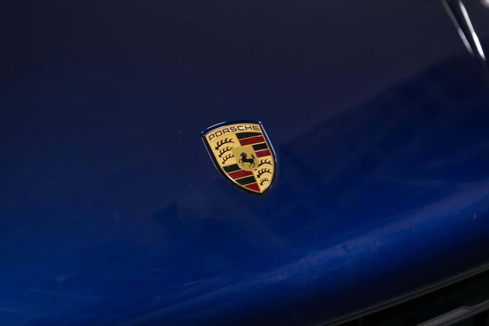 Certified 2023 Porsche Macan AWD/4WD image 17