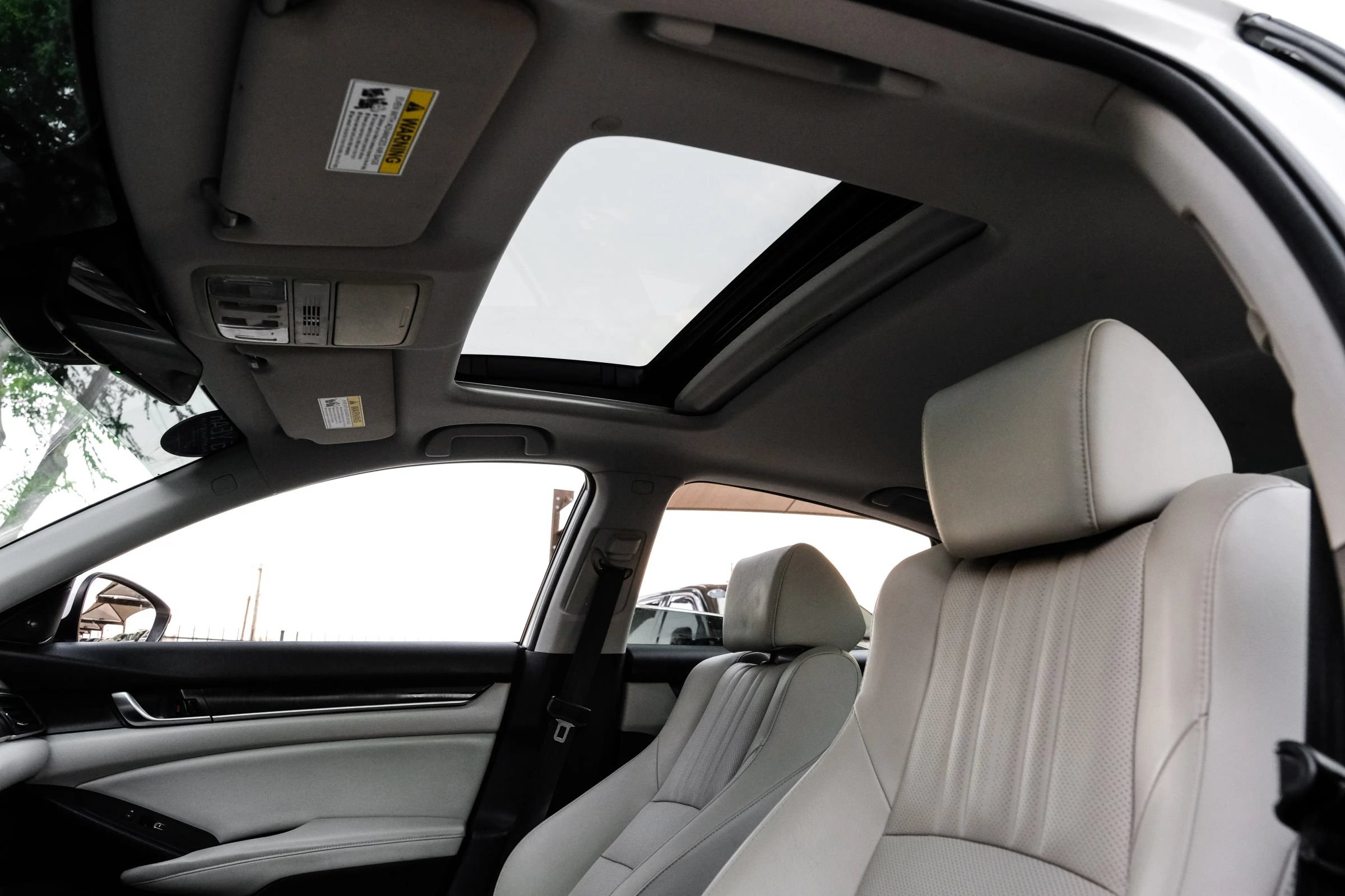 Used 2018 Honda Accord EX-L image 5