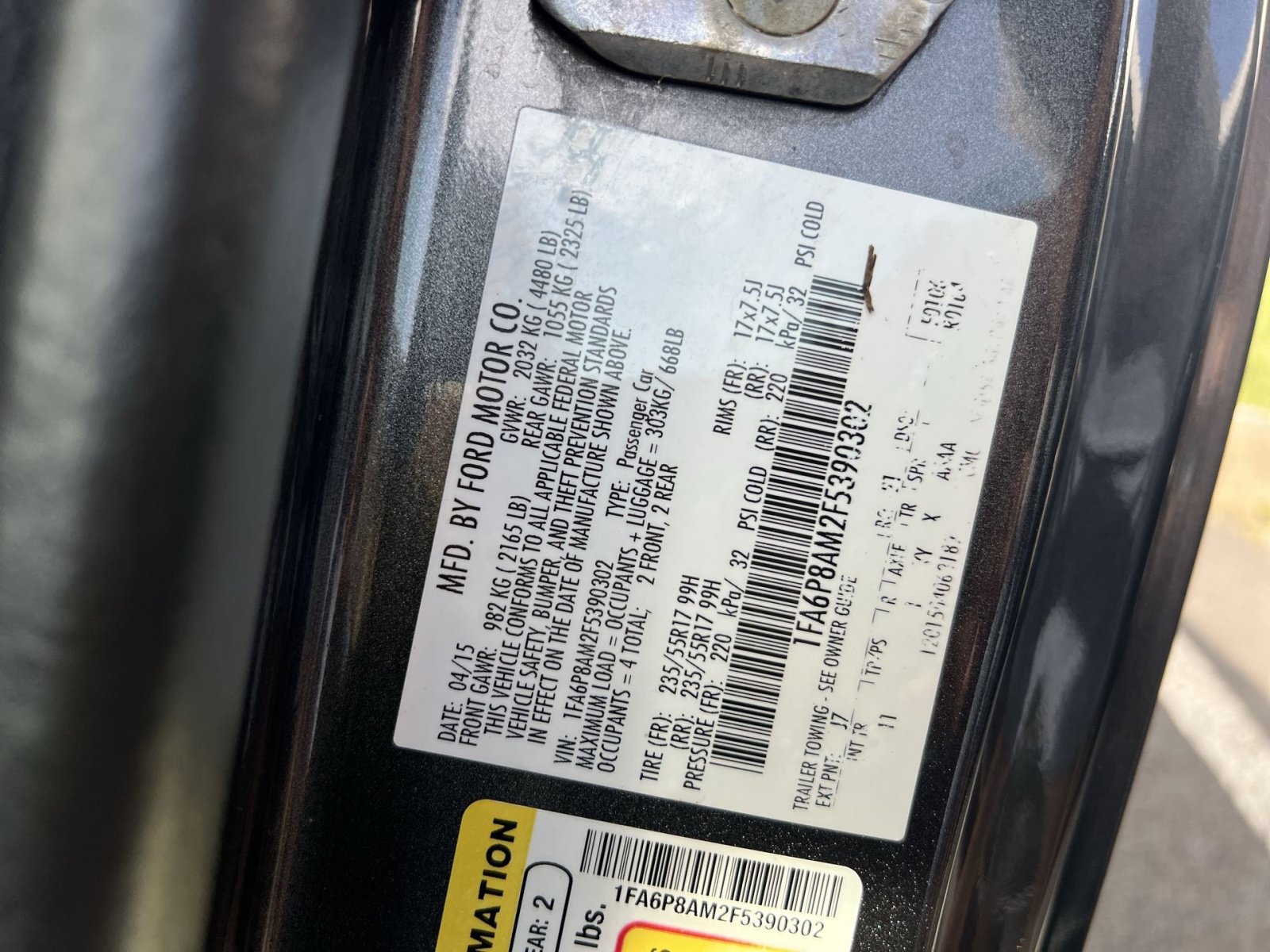 Used 2015 Ford Mustang Coupe RWD image 27