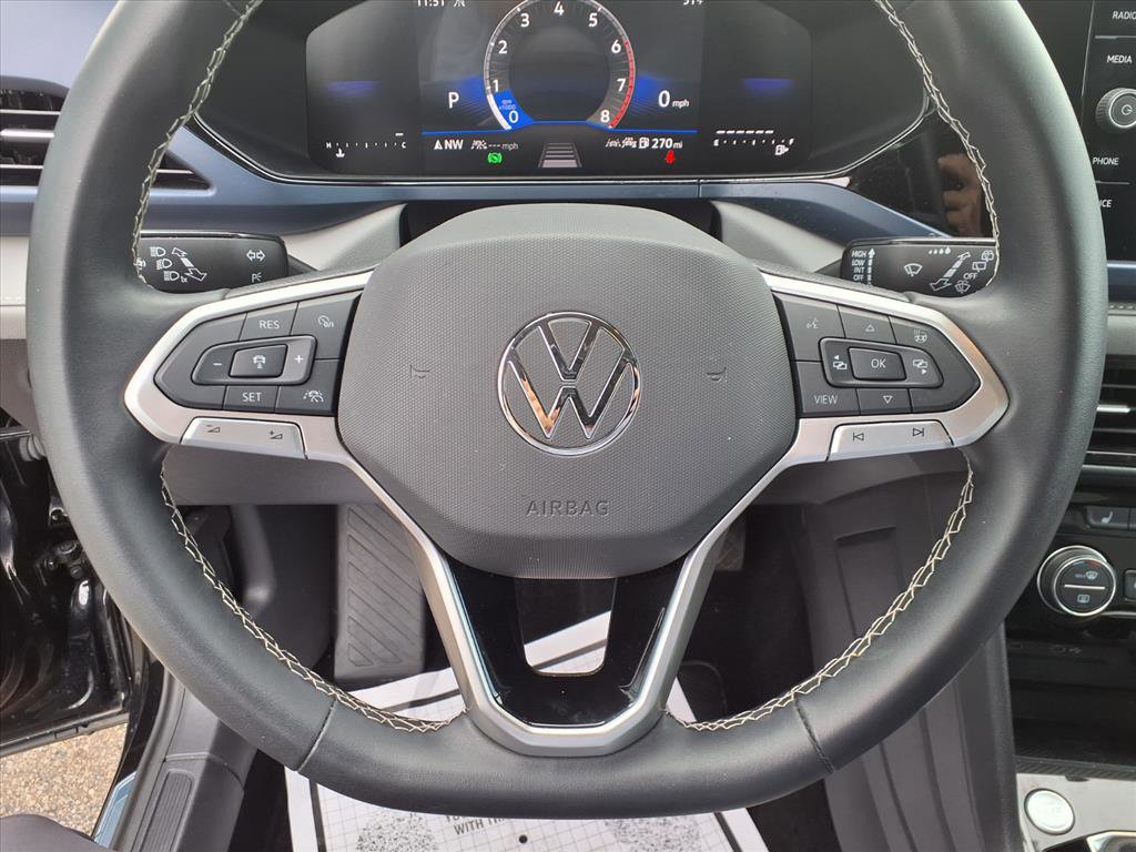 Certified 2024 Volkswagen Taos SE image 13