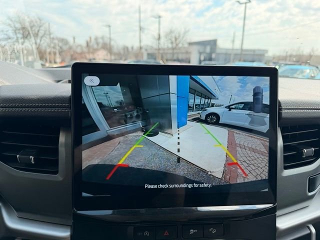 Used 2024 Ford Expedition XLT image 15