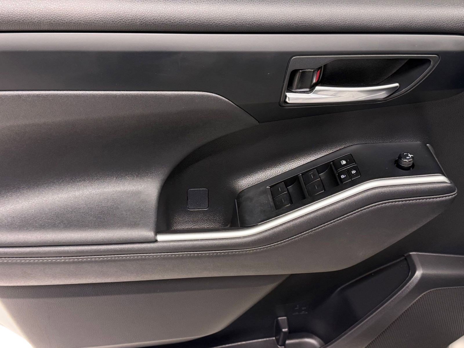 Used 2023 Toyota Highlander XSE image 11