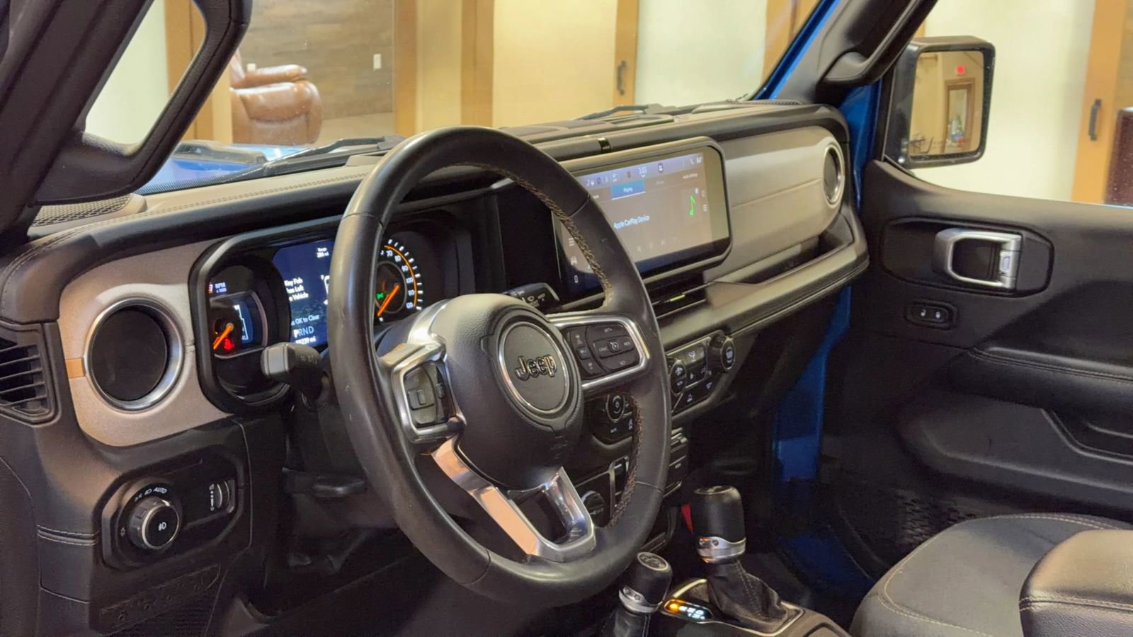 Used 2024 Jeep Wrangler Unlimited Sahara image 9