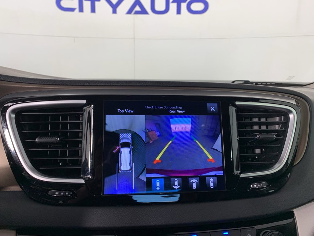 Used 2017 Chrysler Pacifica Touring-L Plus w/ Advanced Safetytec Group image 29