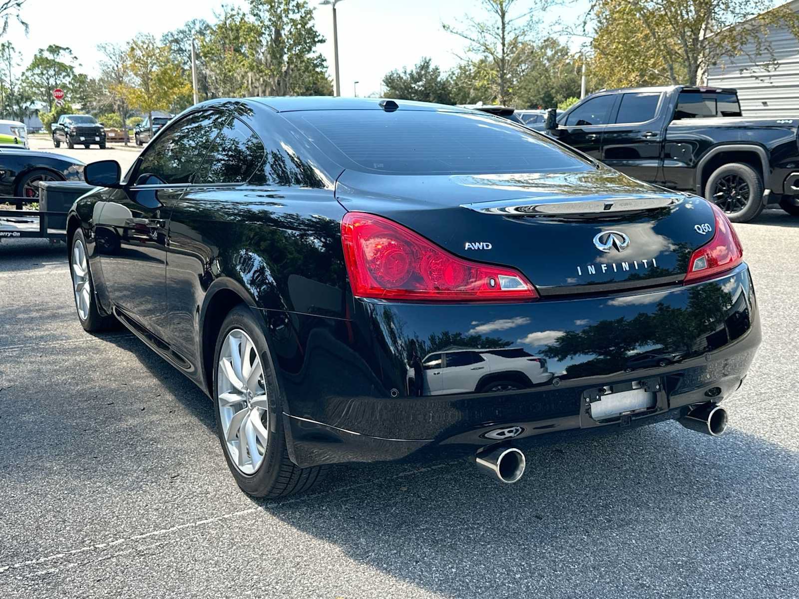 Used 2015 INFINITI Q60 AWD Coupe w/ Premium Package image 4