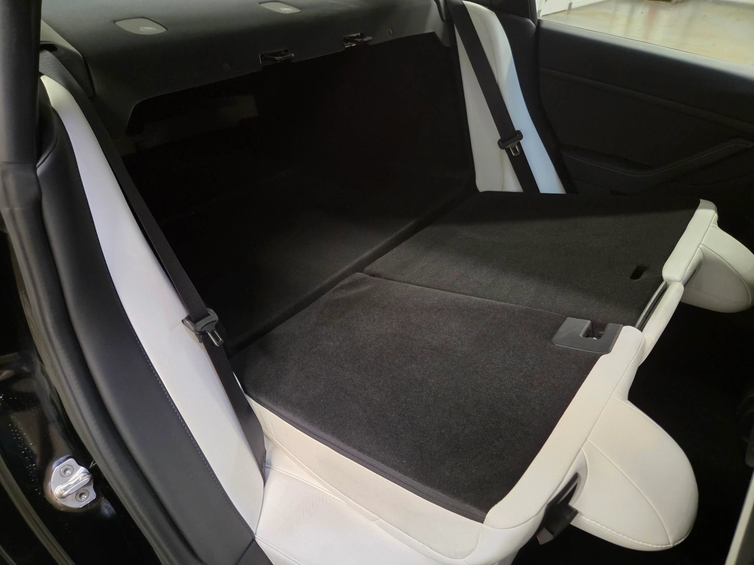 Used 2022 Tesla Model 3 Long Range AWD/4WD image 33