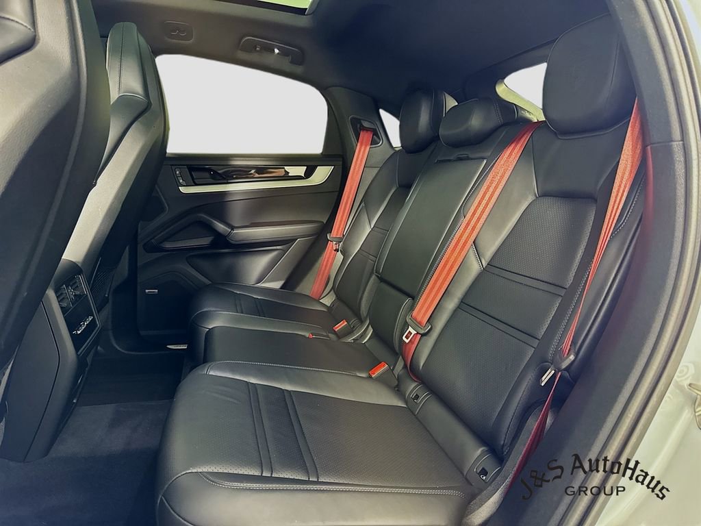 Used 2024 Porsche Cayenne S w/ Premium Package Plus (PP1) image 28