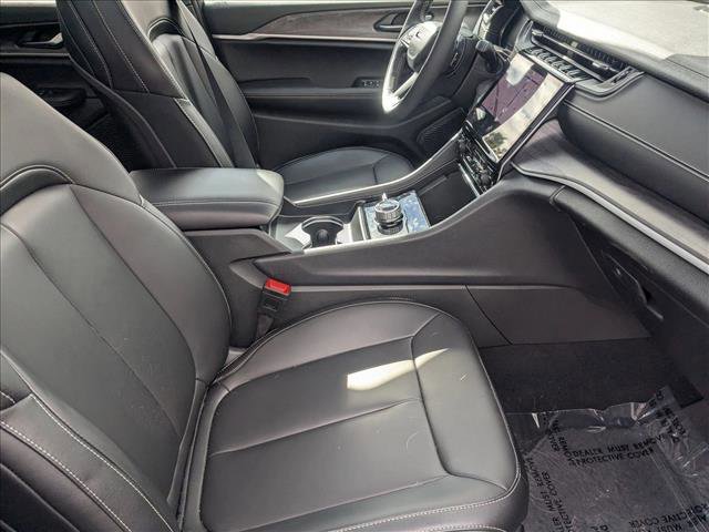 Used 2025 Jeep Grand Cherokee Limited w/ Trailer Tow Package image 23