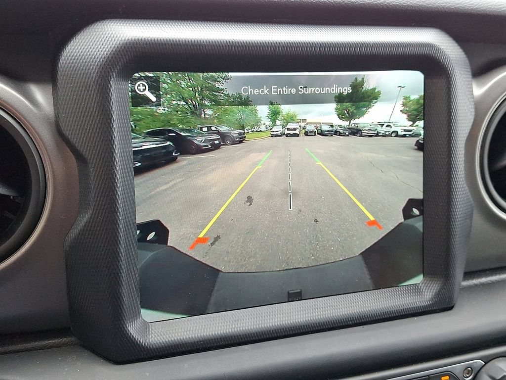 Used 2023 Jeep Gladiator Sport AWD/4WD image 16