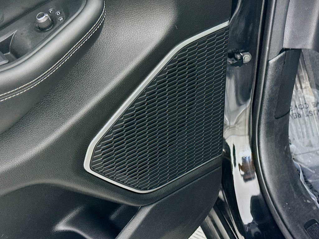 Certified 2025 Jeep Grand Cherokee Limited w/ Luxury Tech Group II image 30