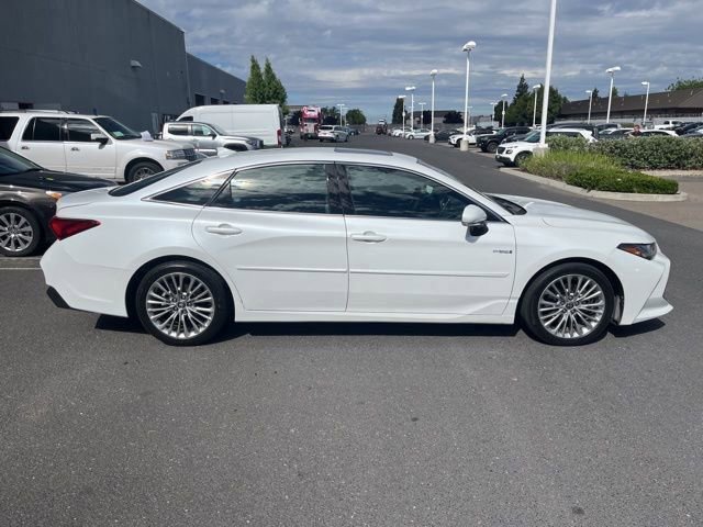 Used 2020 Toyota Avalon Limited w/ Advanced Safety Package FWD image 4