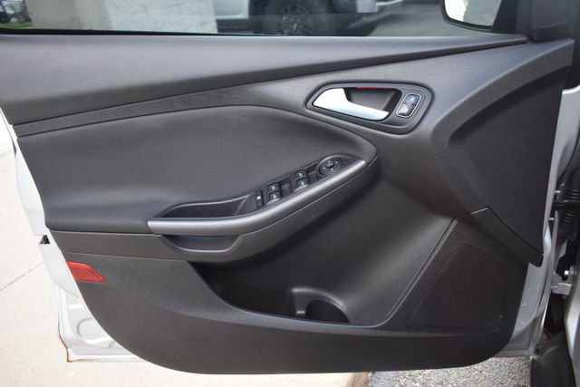 Used 2016 Ford Focus SE w/ Equipment Group 201A image 21