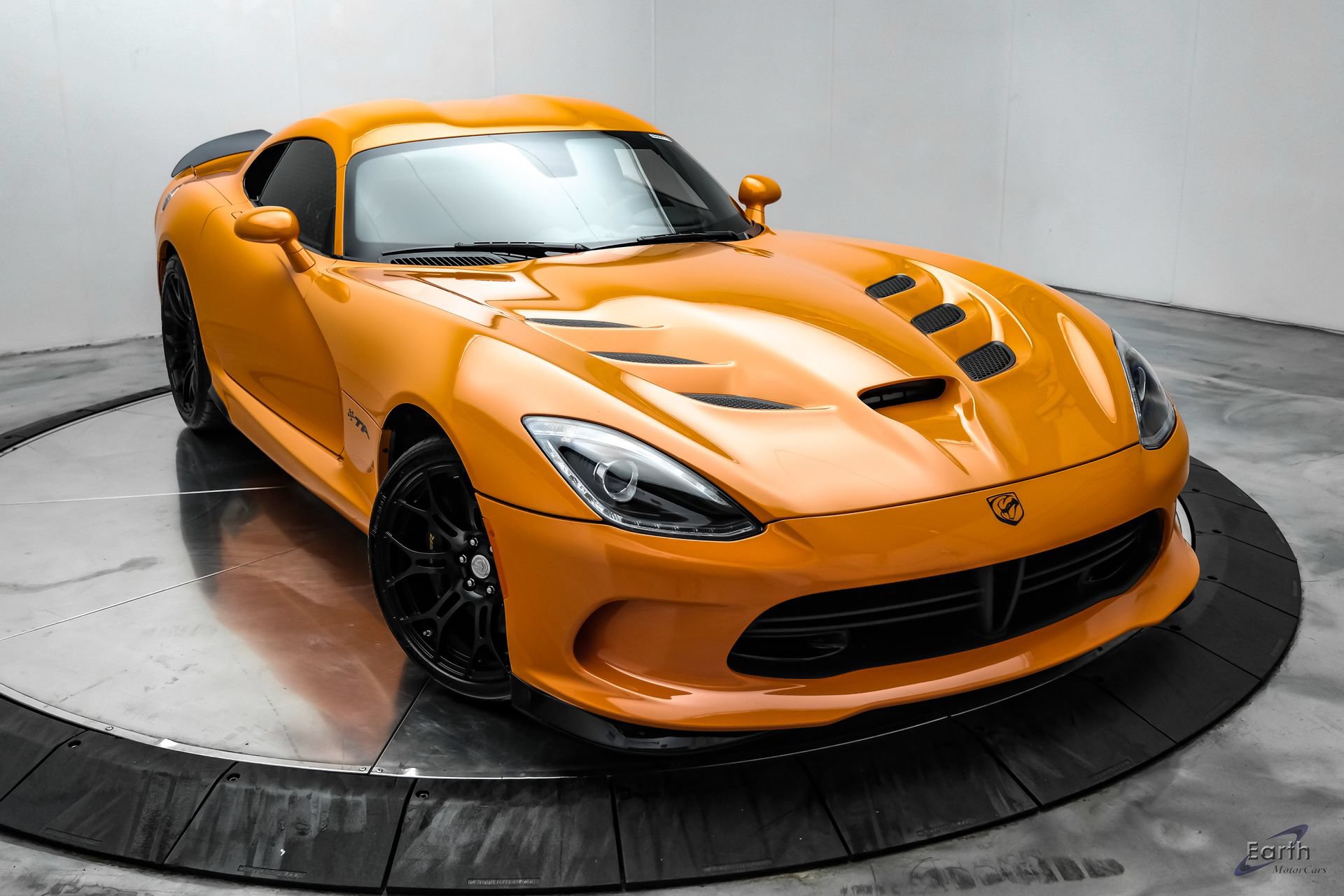 Used 2014 SRT Viper SRT-10 RWD image 28