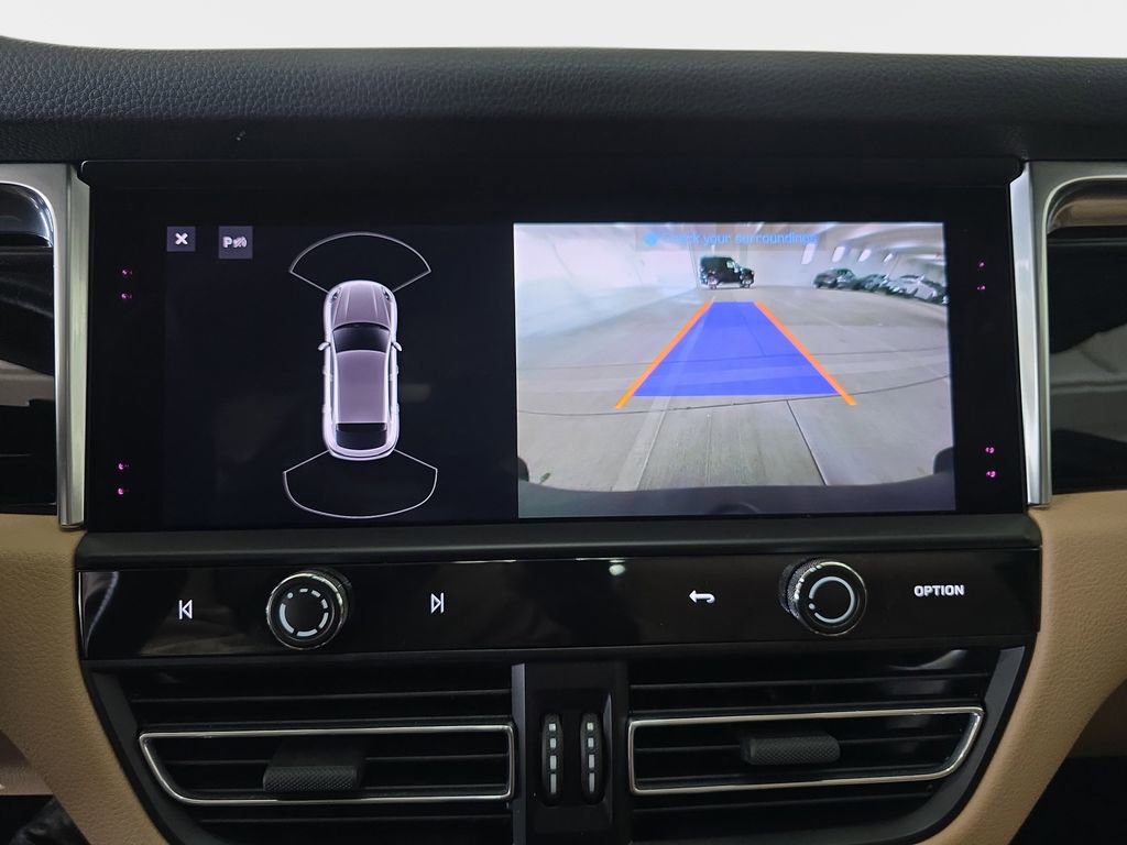 Used 2022 Porsche Macan AWD/4WD image 24