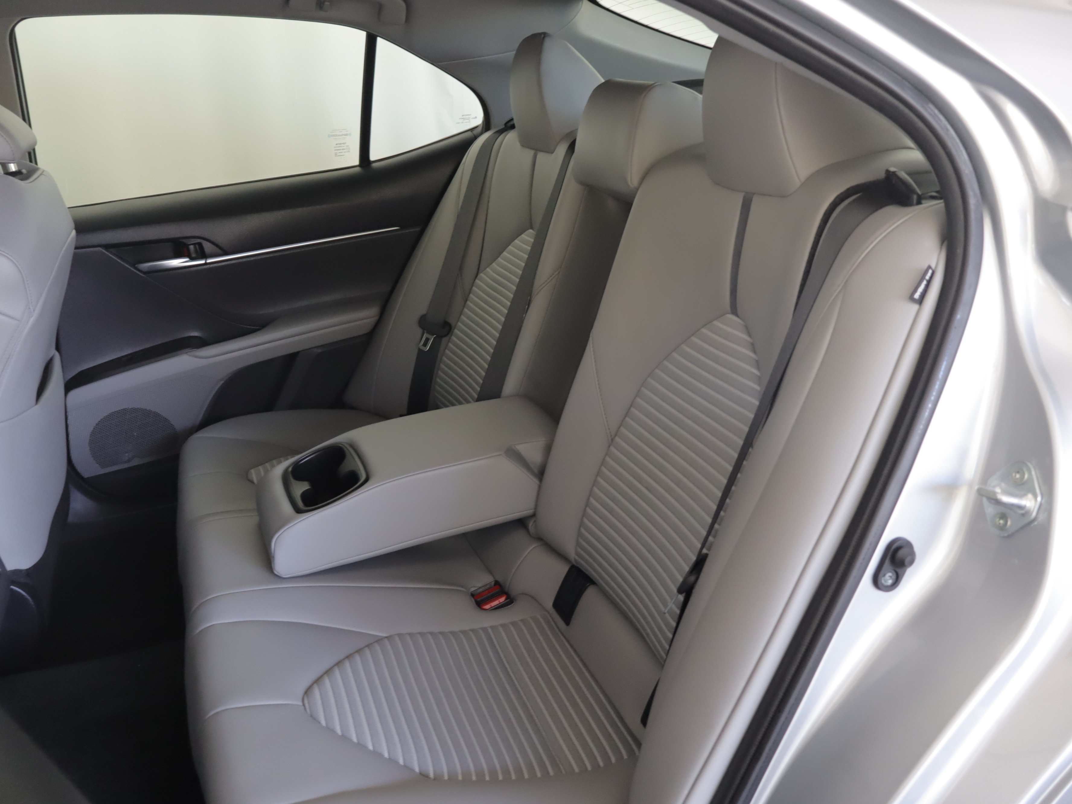 Used 2023 Toyota Camry SE AWD/4WD image 8