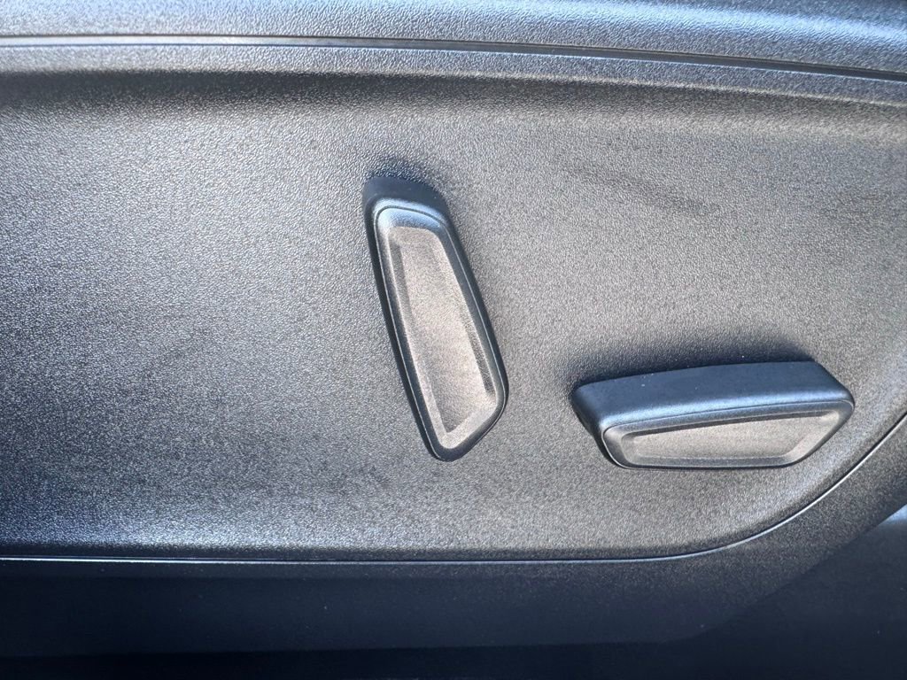 Used 2026 Ford Escape Platinum w/ Premium Technology Package image 30