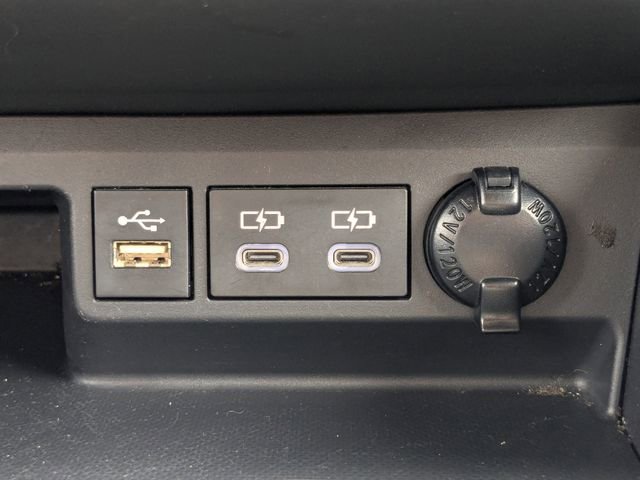 Used 2023 Toyota Highlander LE AWD/4WD image 23