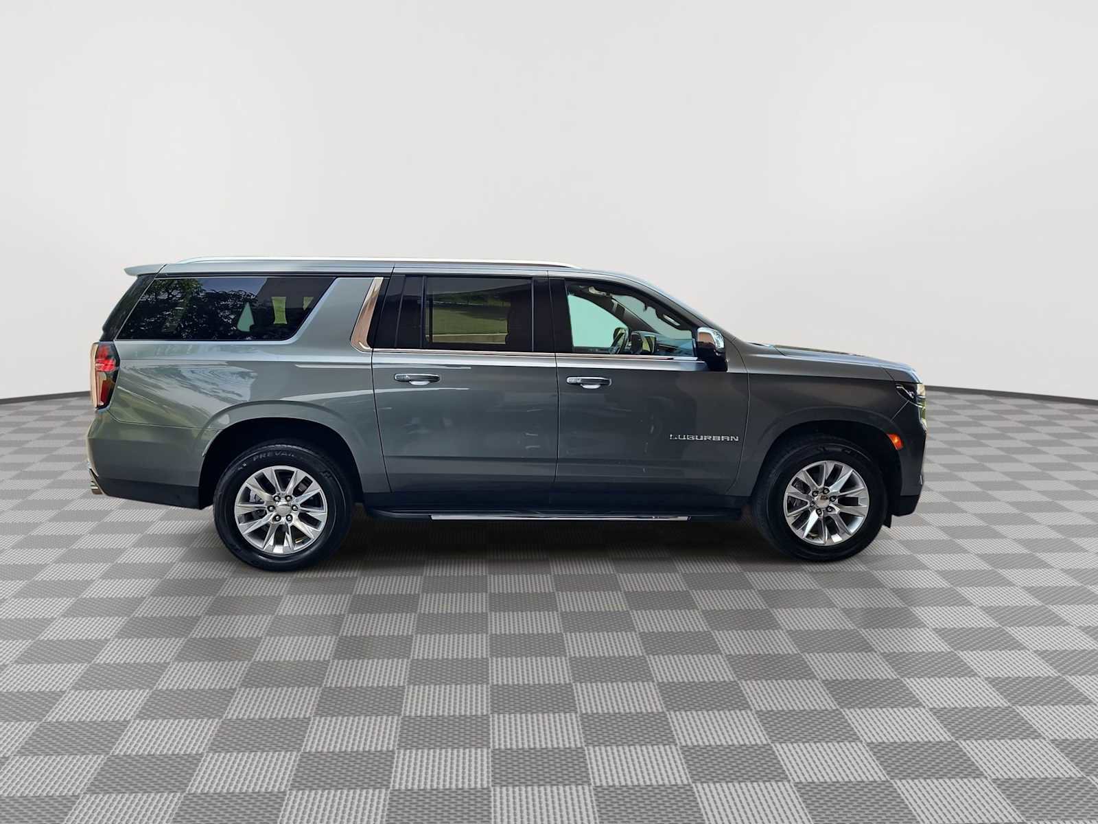 Used 2023 Chevrolet Suburban Premier AWD/4WD image 9