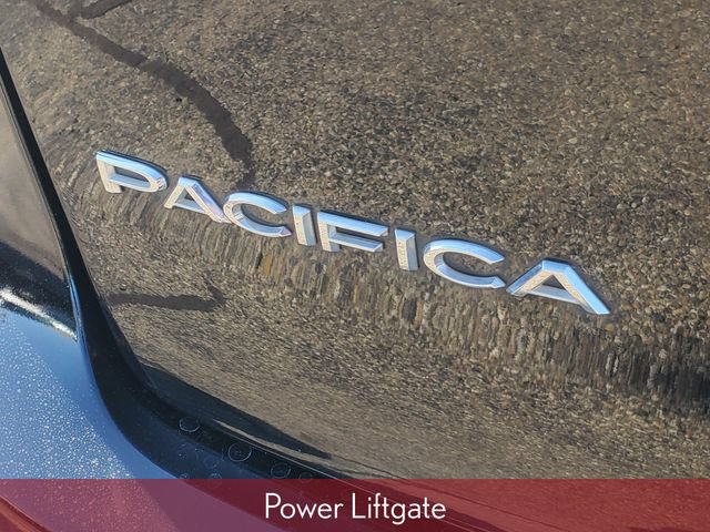 Used 2024 Chrysler Pacifica Touring-L FWD image 38