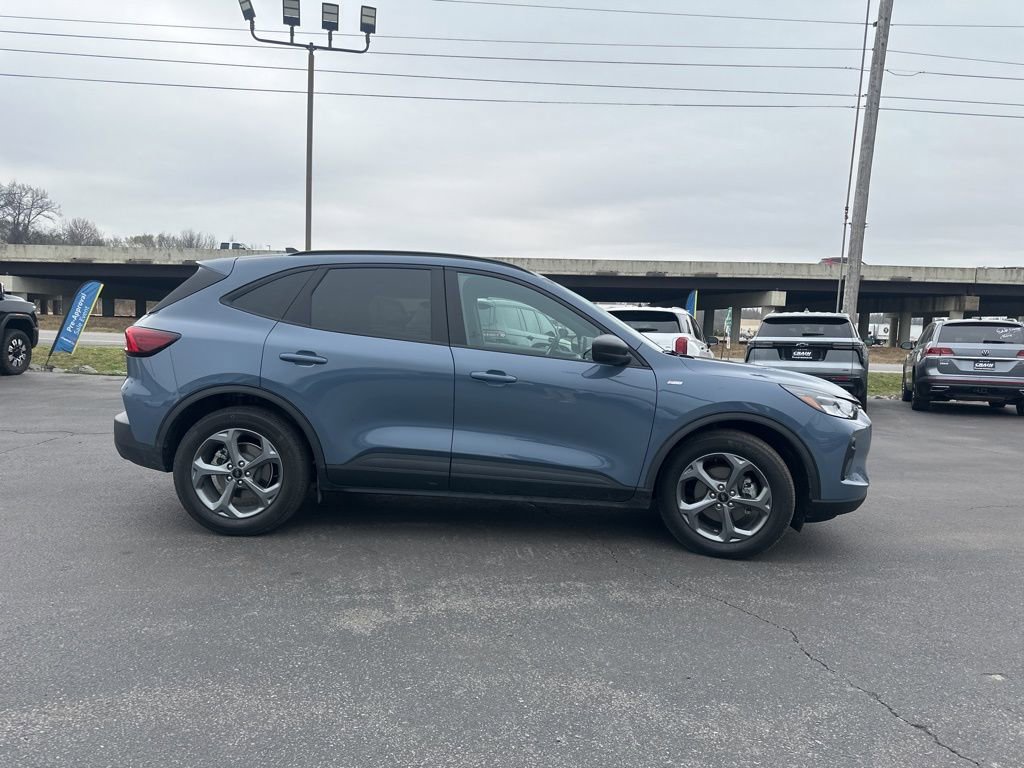 Used 2025 Ford Escape ST-Line image 5