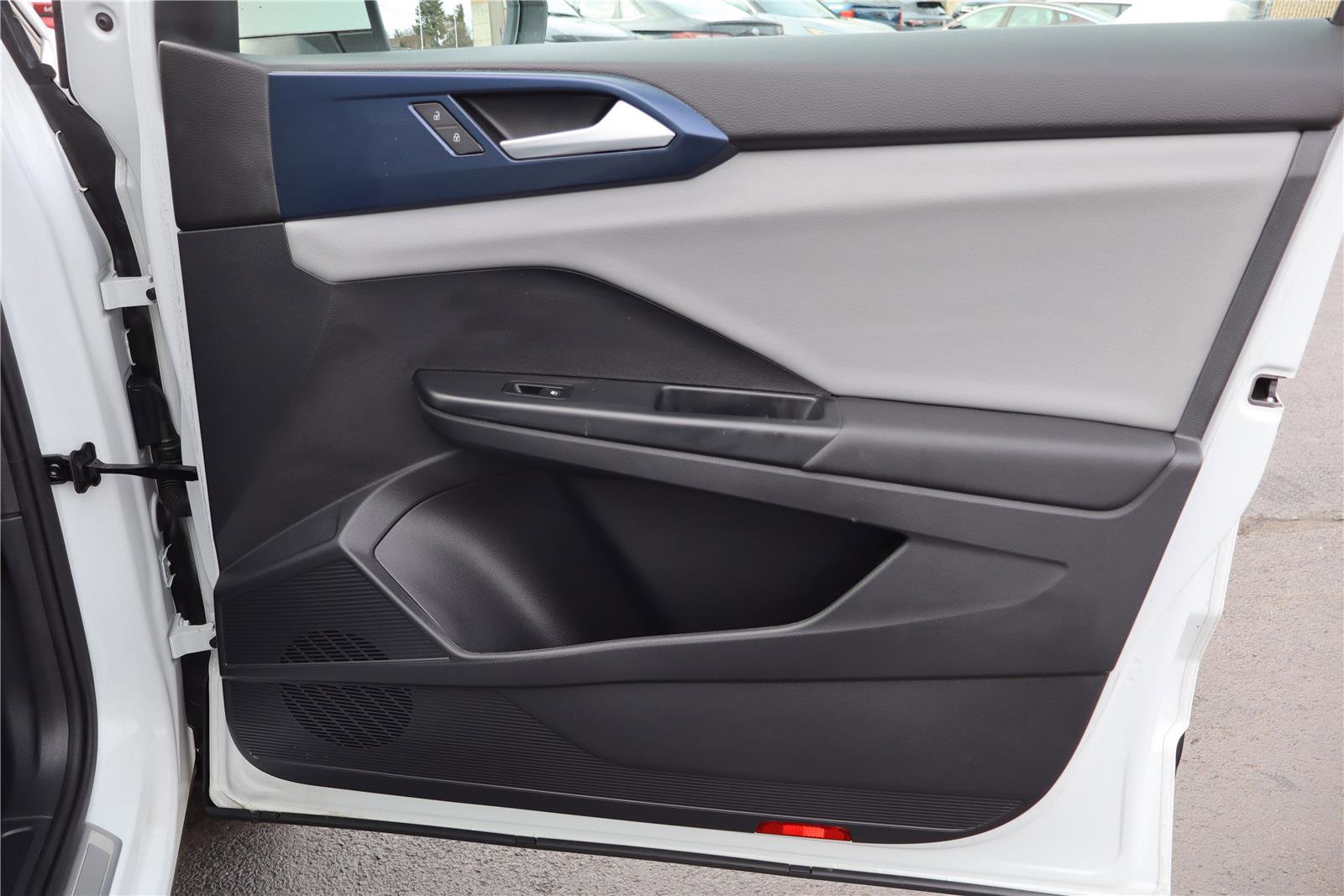 Certified 2022 Volkswagen Taos SE image 27