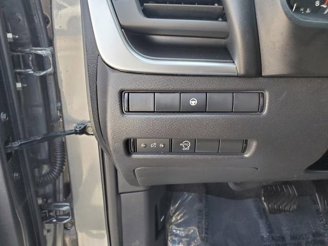 Certified 2023 Nissan Rogue SV FWD image 18