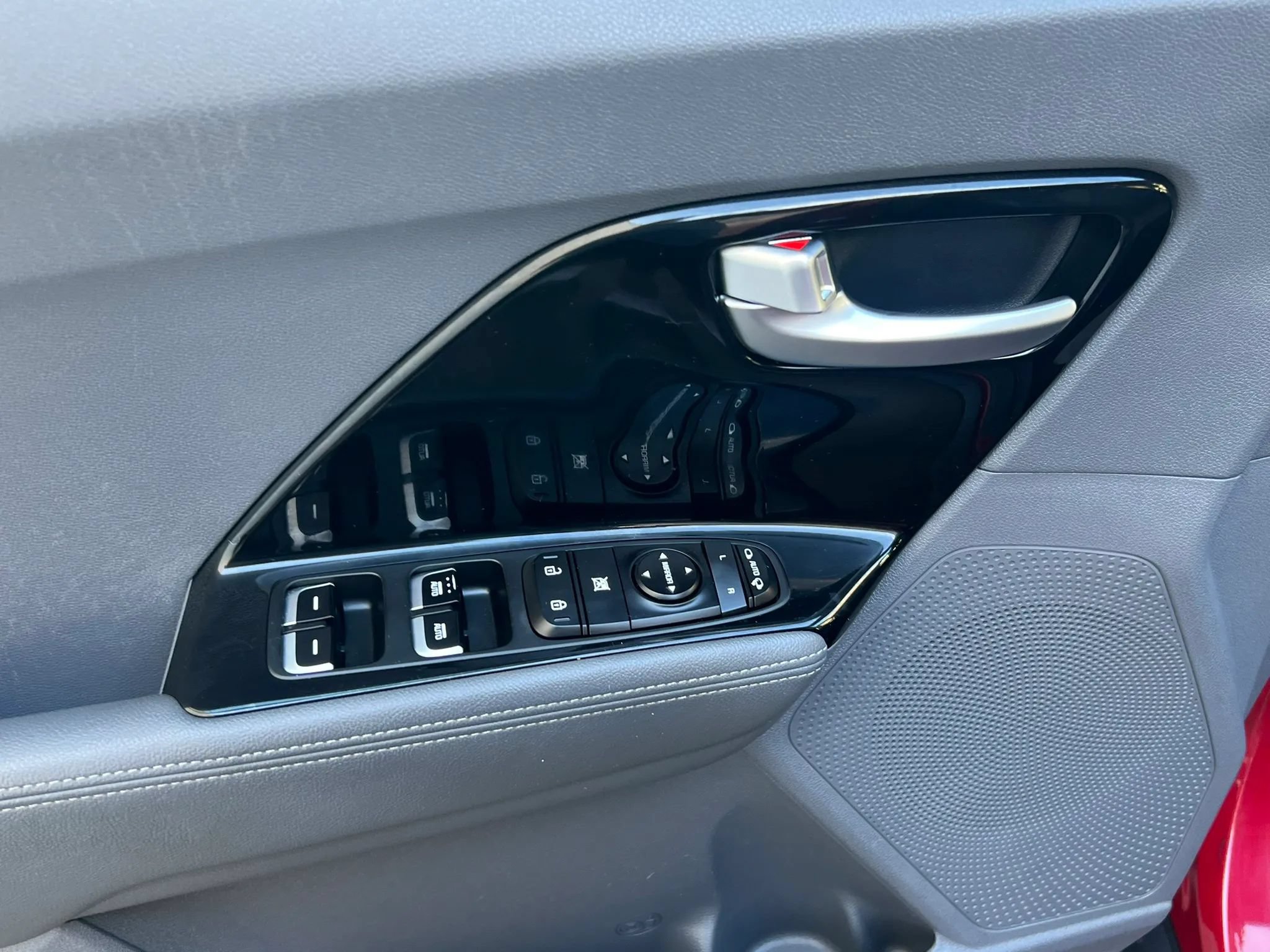 Used 2017 Kia Niro EX FWD image 13