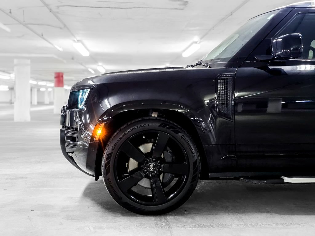 Used 2023 Land Rover Defender 130 X-Dynamic SE AWD/4WD image 14