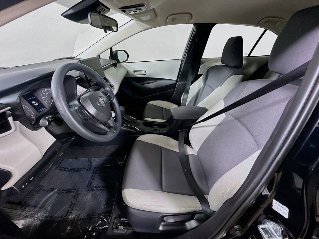 Used 2025 Toyota Corolla LE image 15