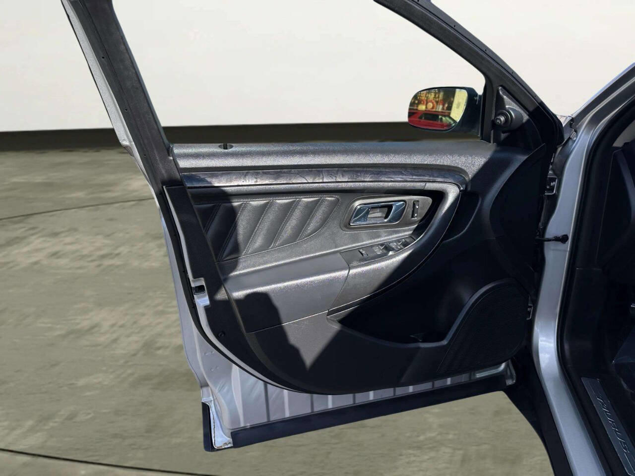 Used 2012 Ford Taurus Limited image 10