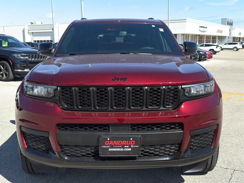 Used 2023 Jeep Grand Cherokee L Laredo AWD/4WD image 3