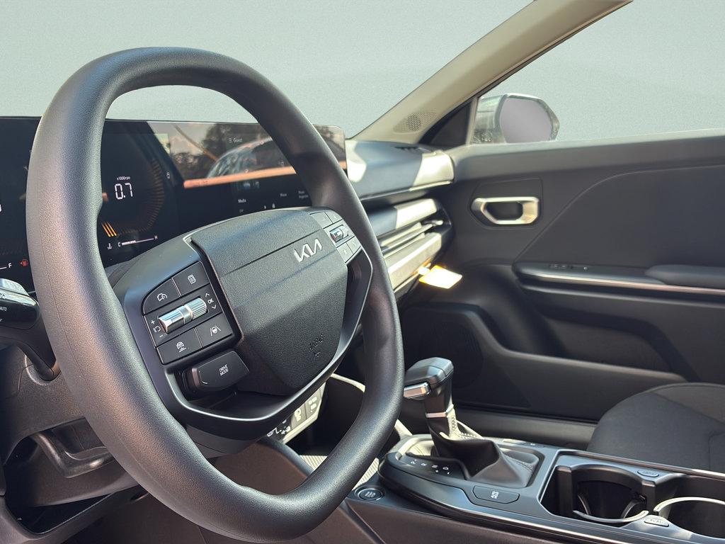 New 2026 Kia K4 FWD image 25