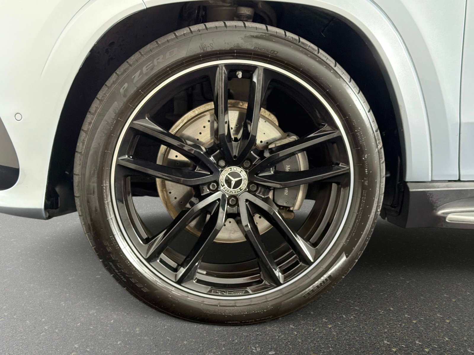 Used 2025 Mercedes-Benz GLS 580 4MATIC image 19
