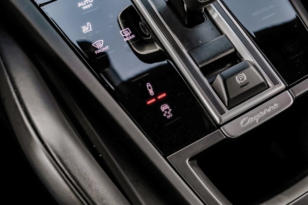 Used 2022 Porsche Cayenne GTS AWD/4WD image 27