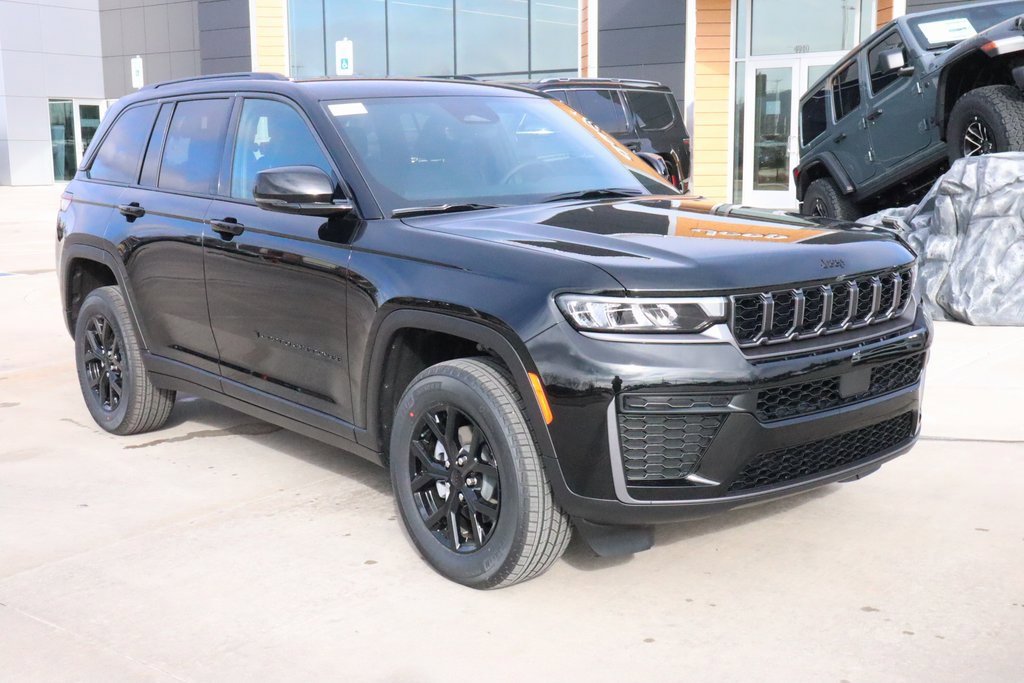New 2026 Jeep Grand Cherokee Laredo