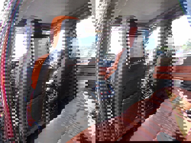 Used 2018 Lincoln Navigator L Reserve w/ Technology Package AWD/4WD image 30