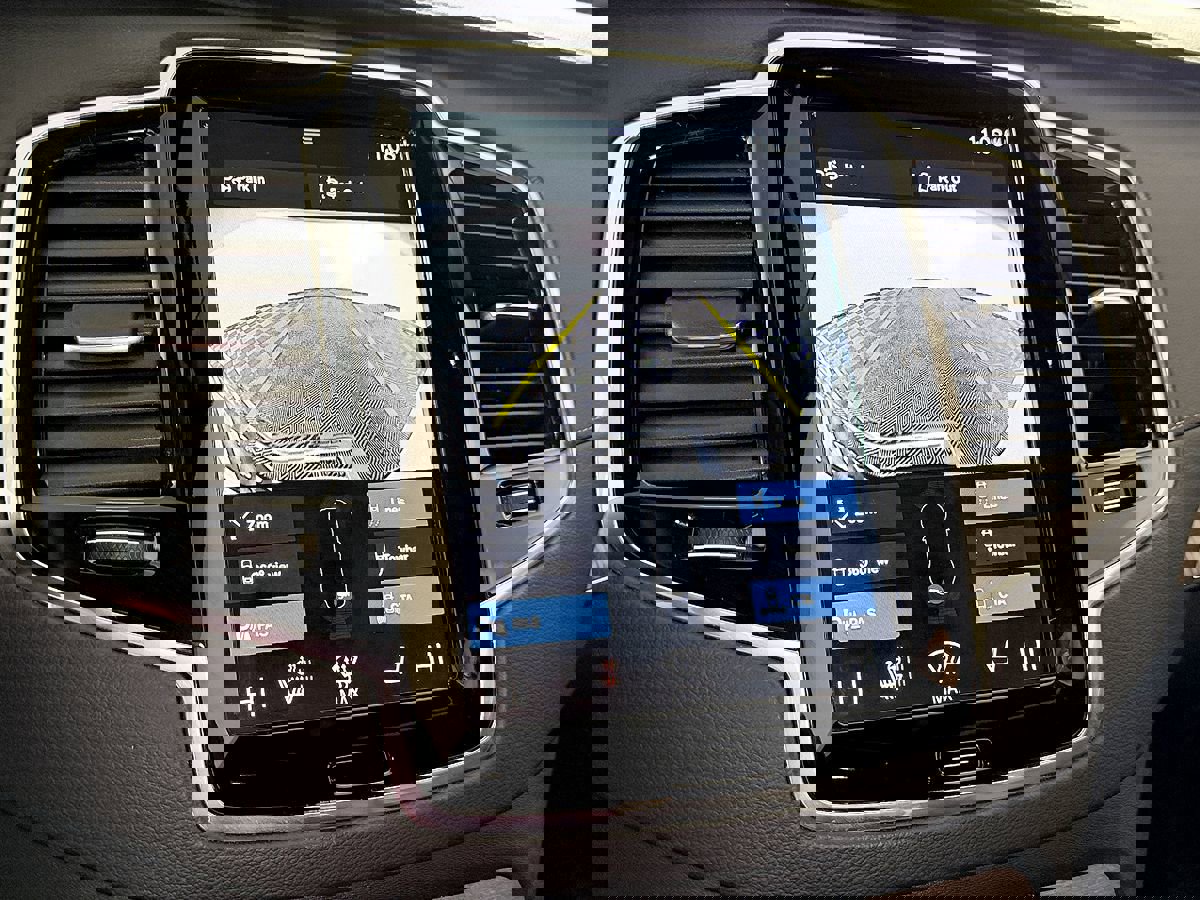 Used 2022 Volvo XC90 T6 Inscription w/ Advanced Package image 32