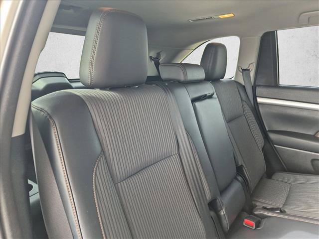 Used 2014 Toyota Highlander Plus FWD image 12