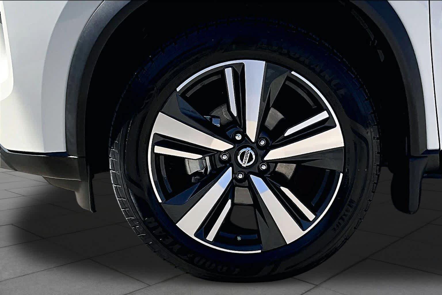 Used 2021 Nissan Rogue SL FWD image 10