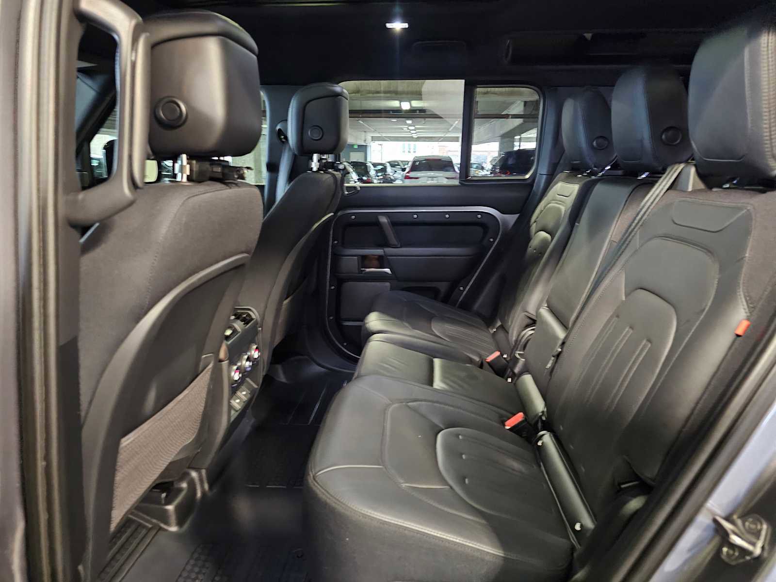 Used 2023 Land Rover Defender 110 X image 34