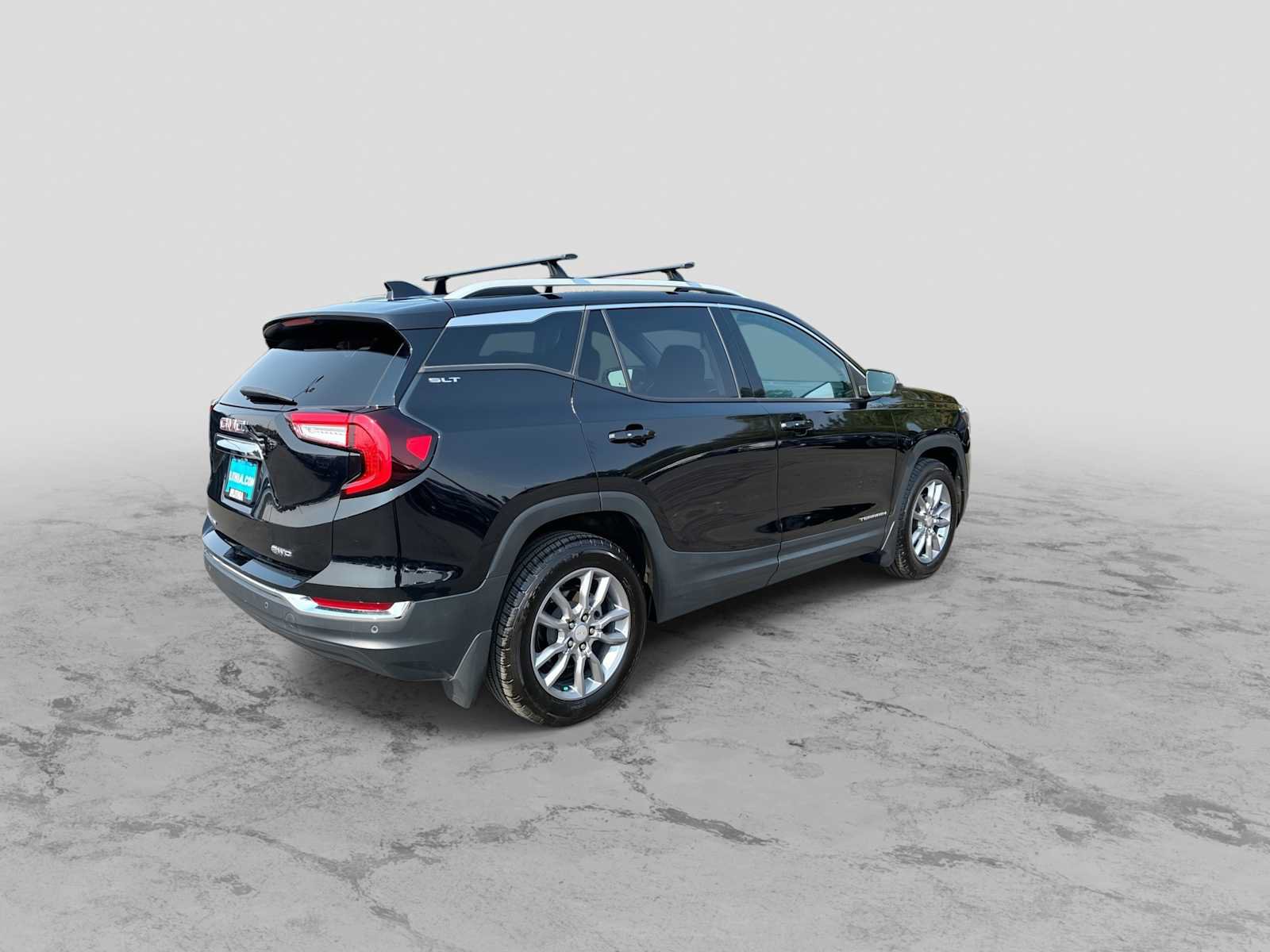 Used 2022 GMC Terrain SLT w/ LPO, Floor Liner Package AWD/4WD image 8
