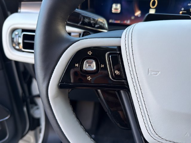 New 2027 Lincoln Aviator AWD image 29