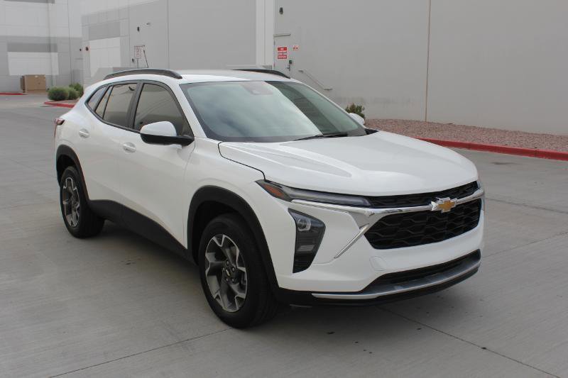 Used 2025 Chevrolet Trax LT image 3
