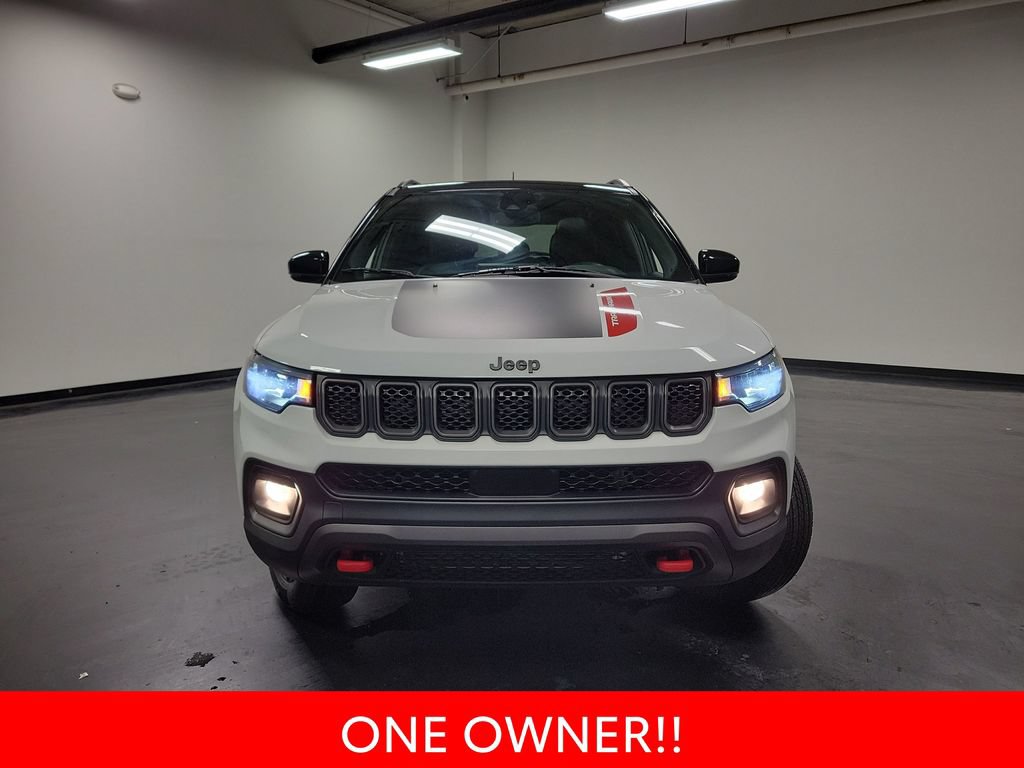 Used 2023 Jeep Compass Trailhawk w/ Sun and Sound Group AWD/4WD image 3